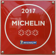 "Deutsch: Hinweis auf die drei Michelin-Sterne am Restaurant Vendôme in Bensberg" by Chumwa under CC-A-S Alike 2.5 Generic license.