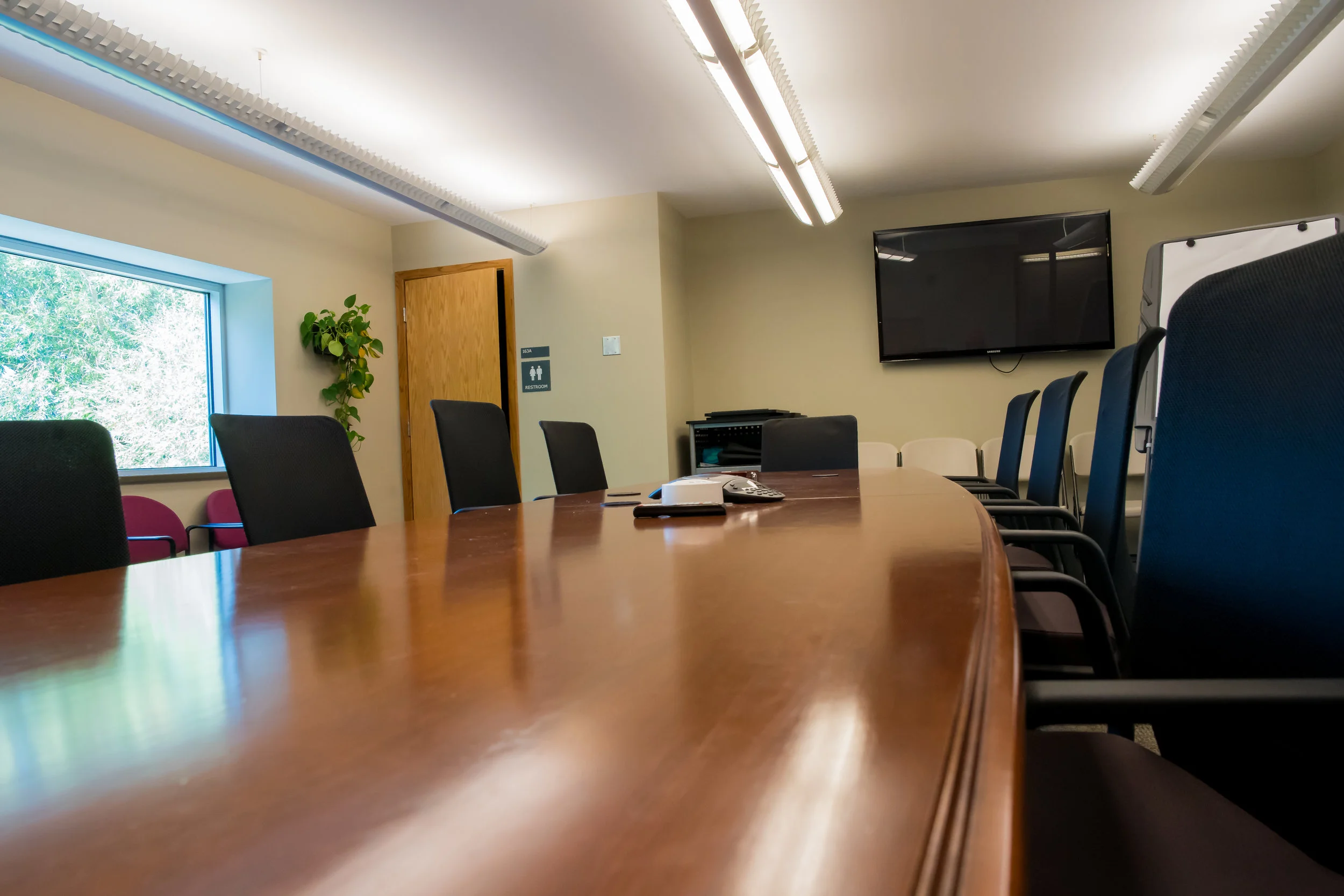 MonTEC Real Estate Gallery-Board Room-9.jpg