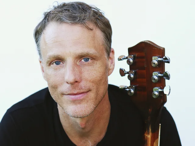 KEYED UP! & Bar Lunatico present Brad Shepik Trio!!