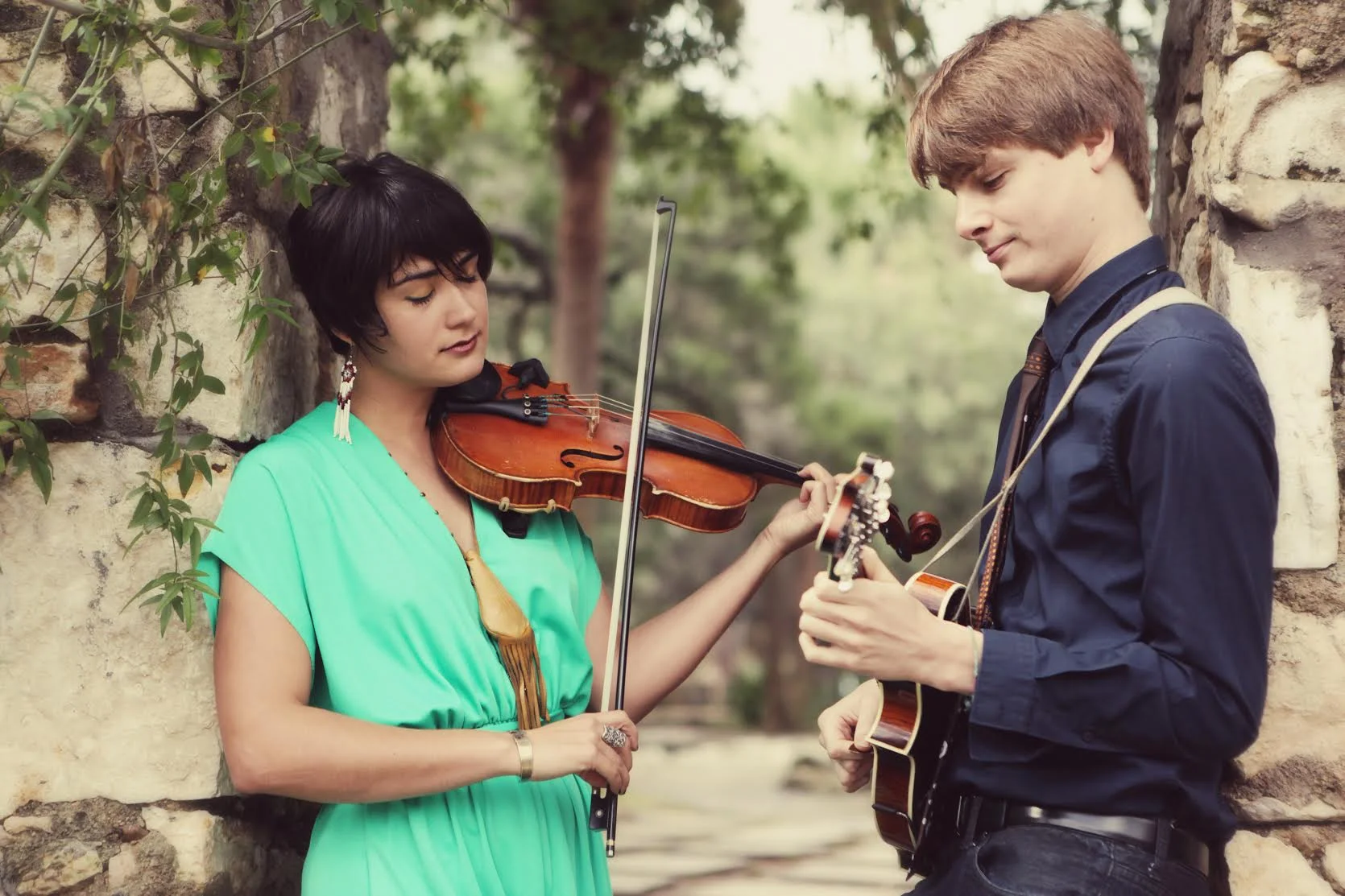 DOMINICK LESLIE AND PHOEBE HUNT DUO