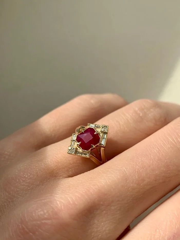 rubies are red
garnets are too
all the twists of fate in this life
have been guiding my soul to you

is it a red stone that calls to your heart? let&rsquo;s make your dreams come true. book your complimentary consultation, link in bio.

#engaged
#eng