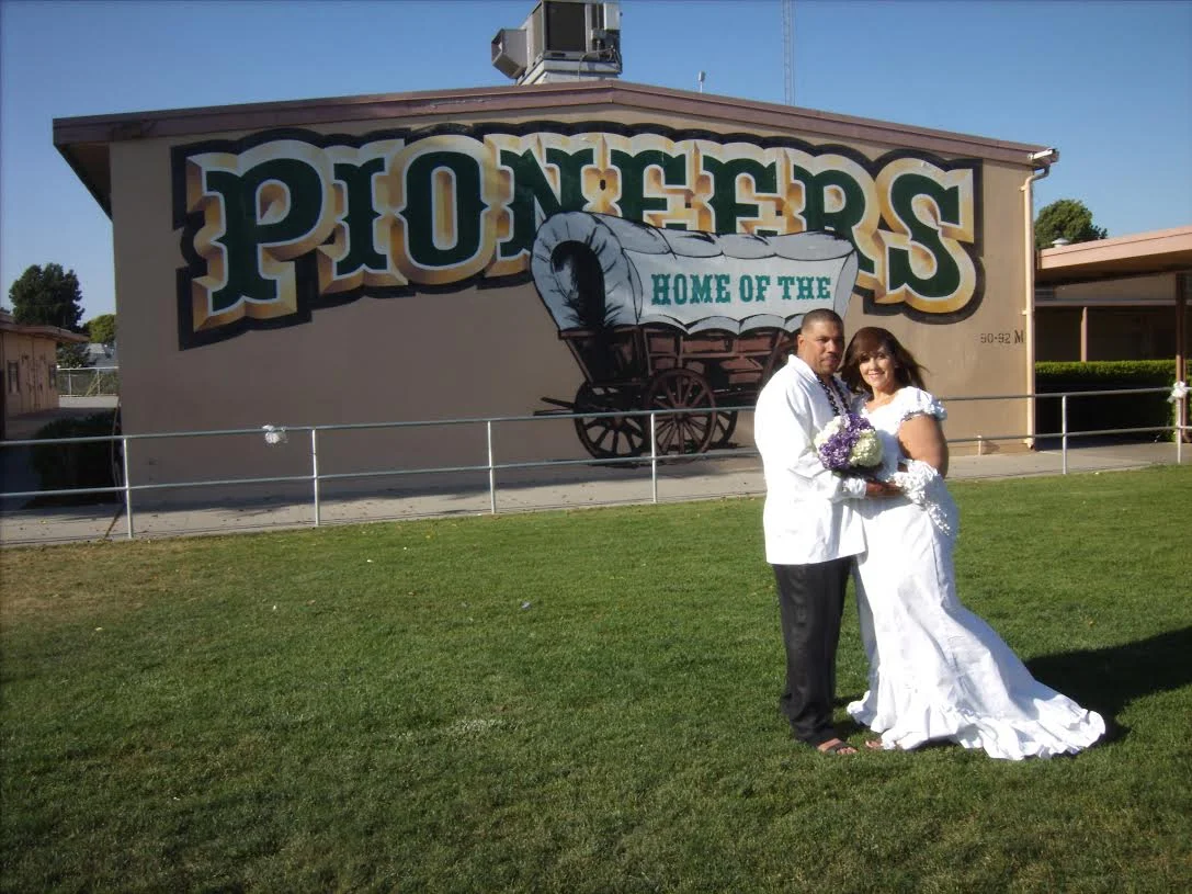 Middle school sweethearts marry at Sussman