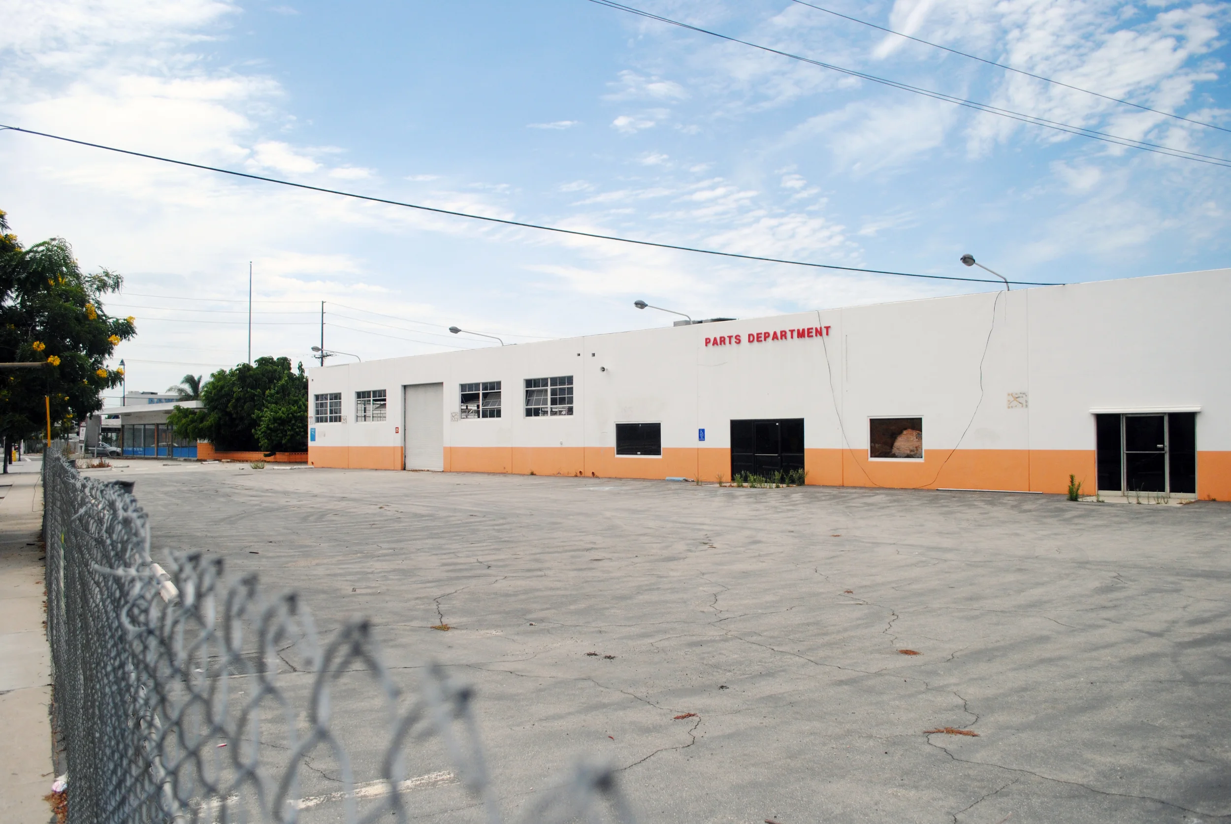 Planet Fitness to open at former Lincoln dealership