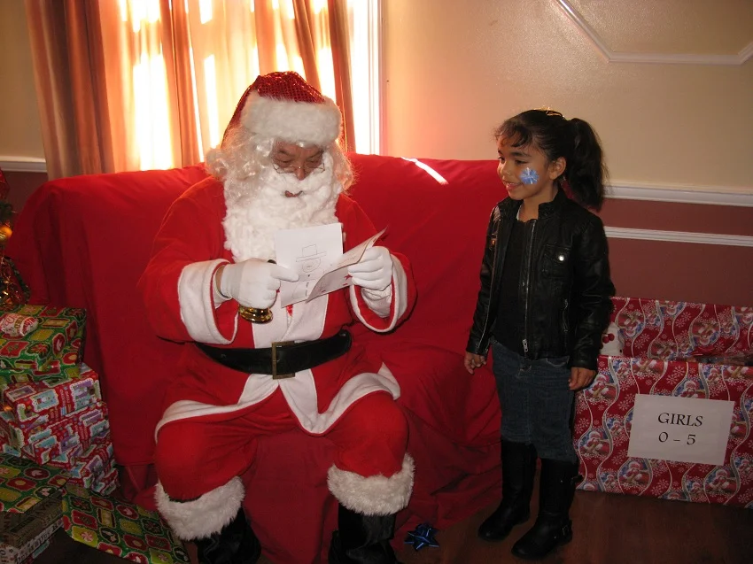 Santa brings Christmas cheer to Lynwood