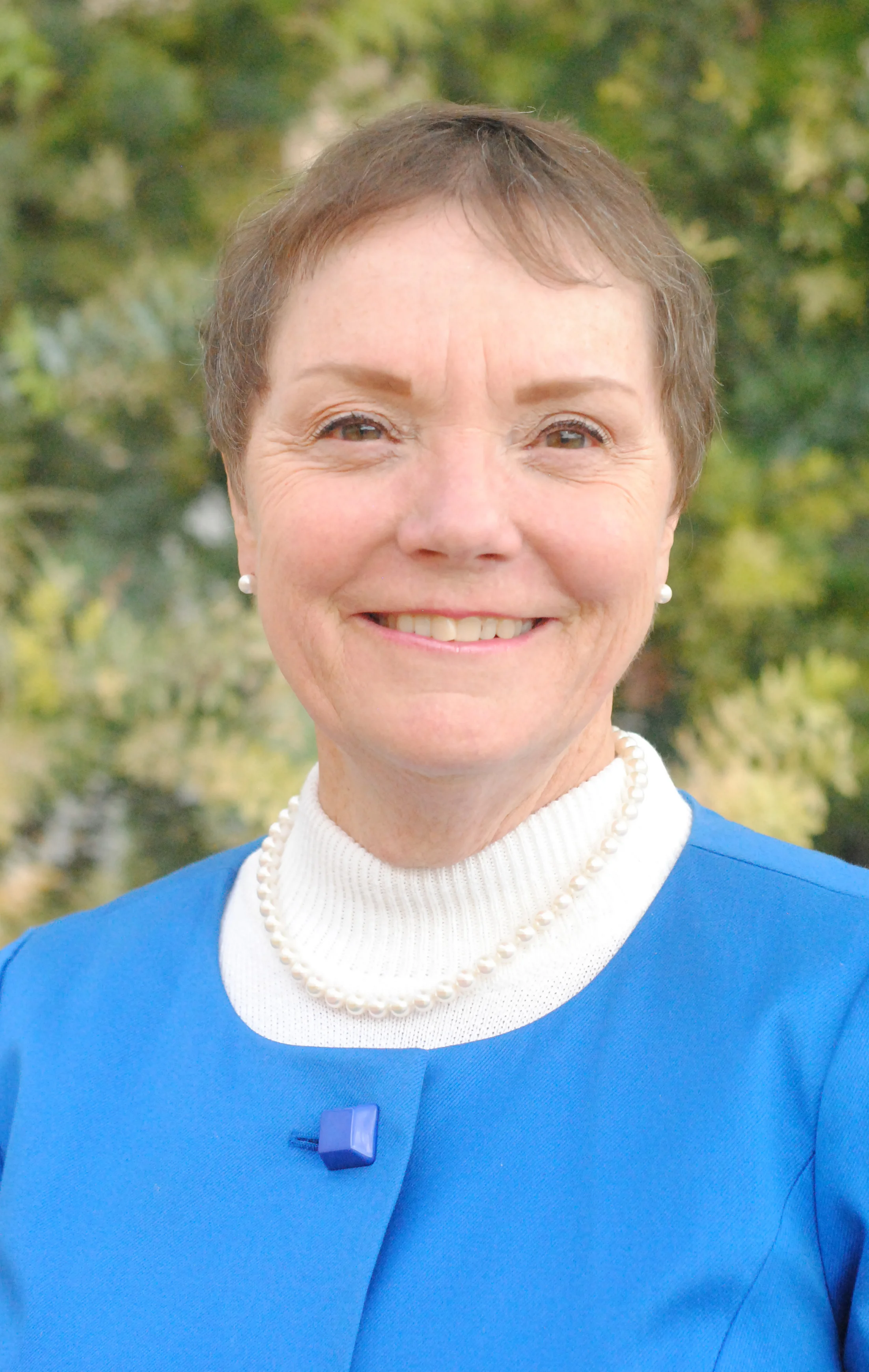 Shirley Stewart, beloved teacher at Warren High, calling it a career