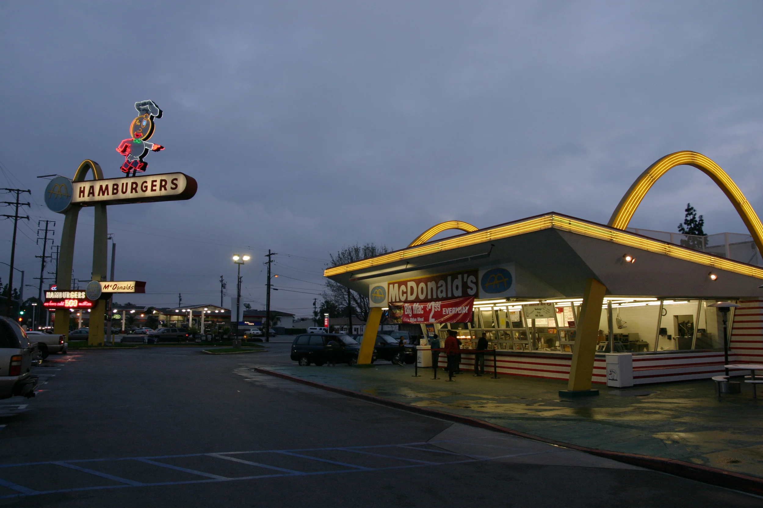 World's oldest operating McDonald's may be getting a drivethru — The