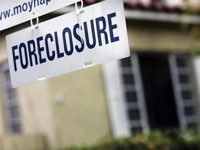 Transitioning from a foreclosed community