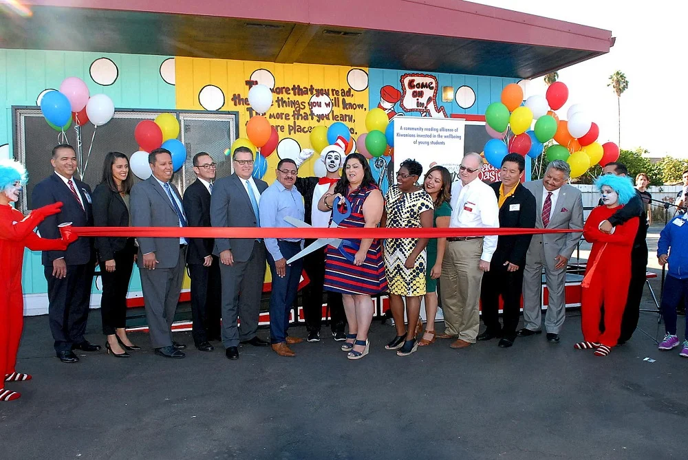 Kiwanis opens reading room at Lynwood elementary school