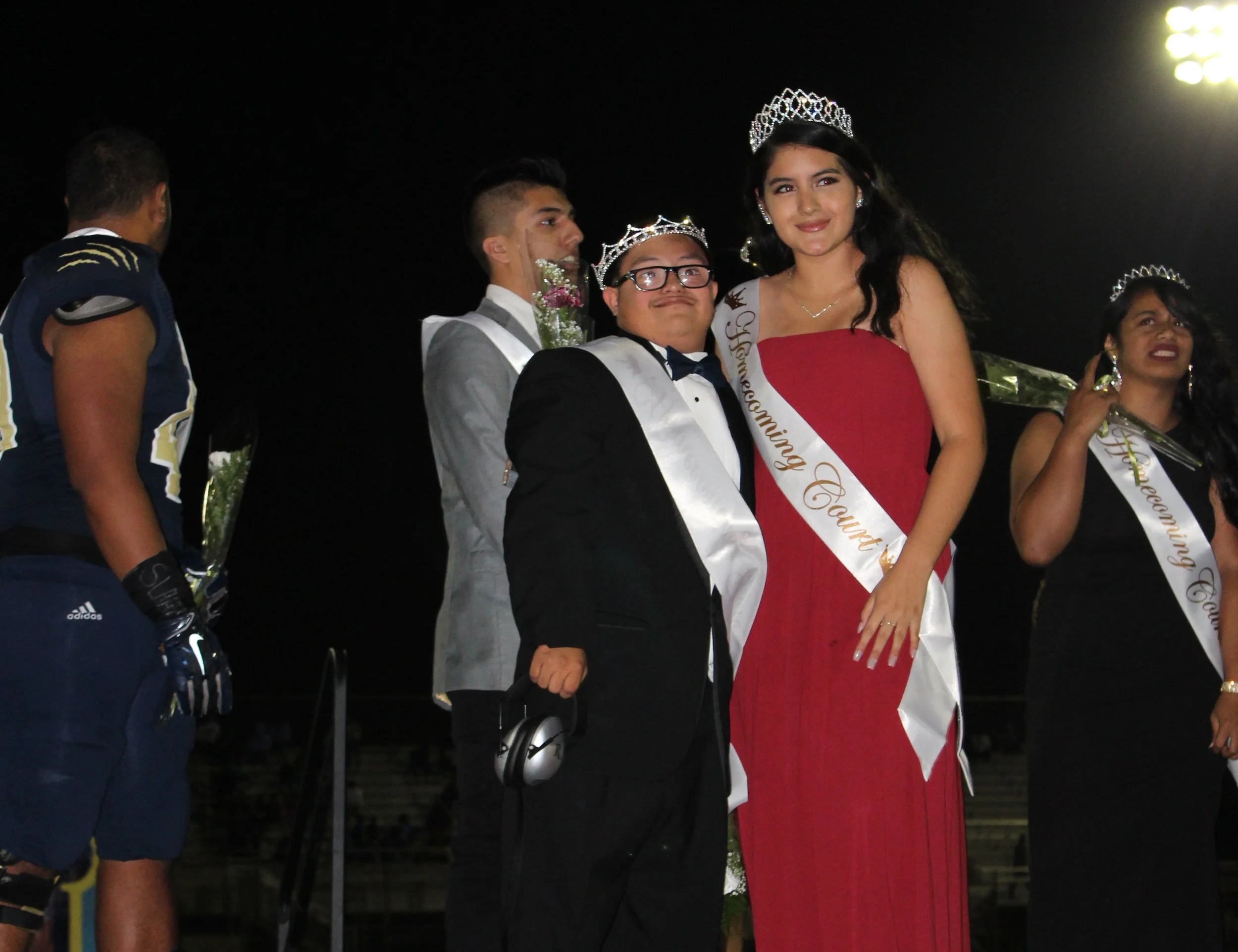 Warren High students rally to elect their homecoming king