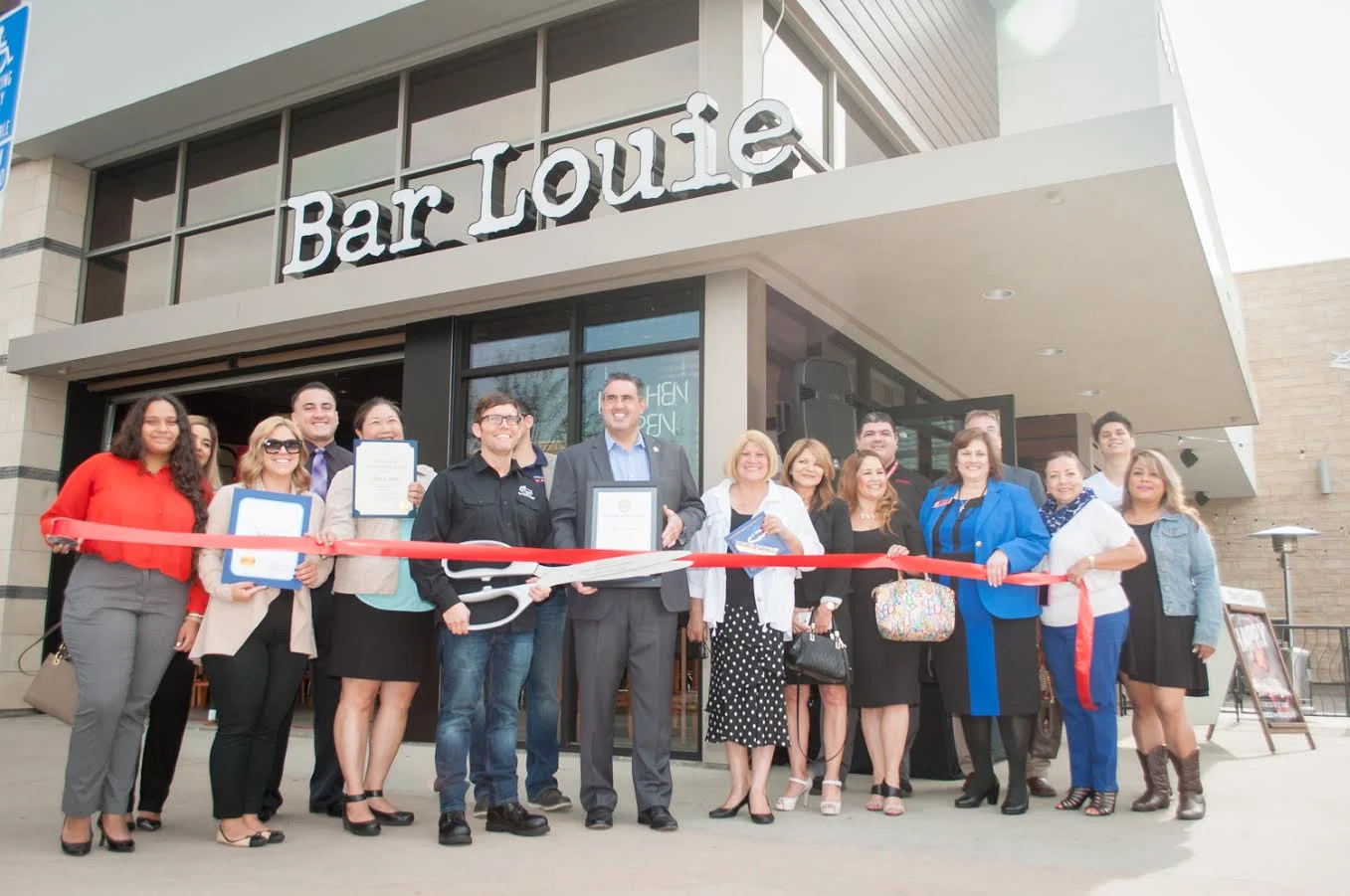 Bar Louie opens first California location in Downey — The Downey Patriot