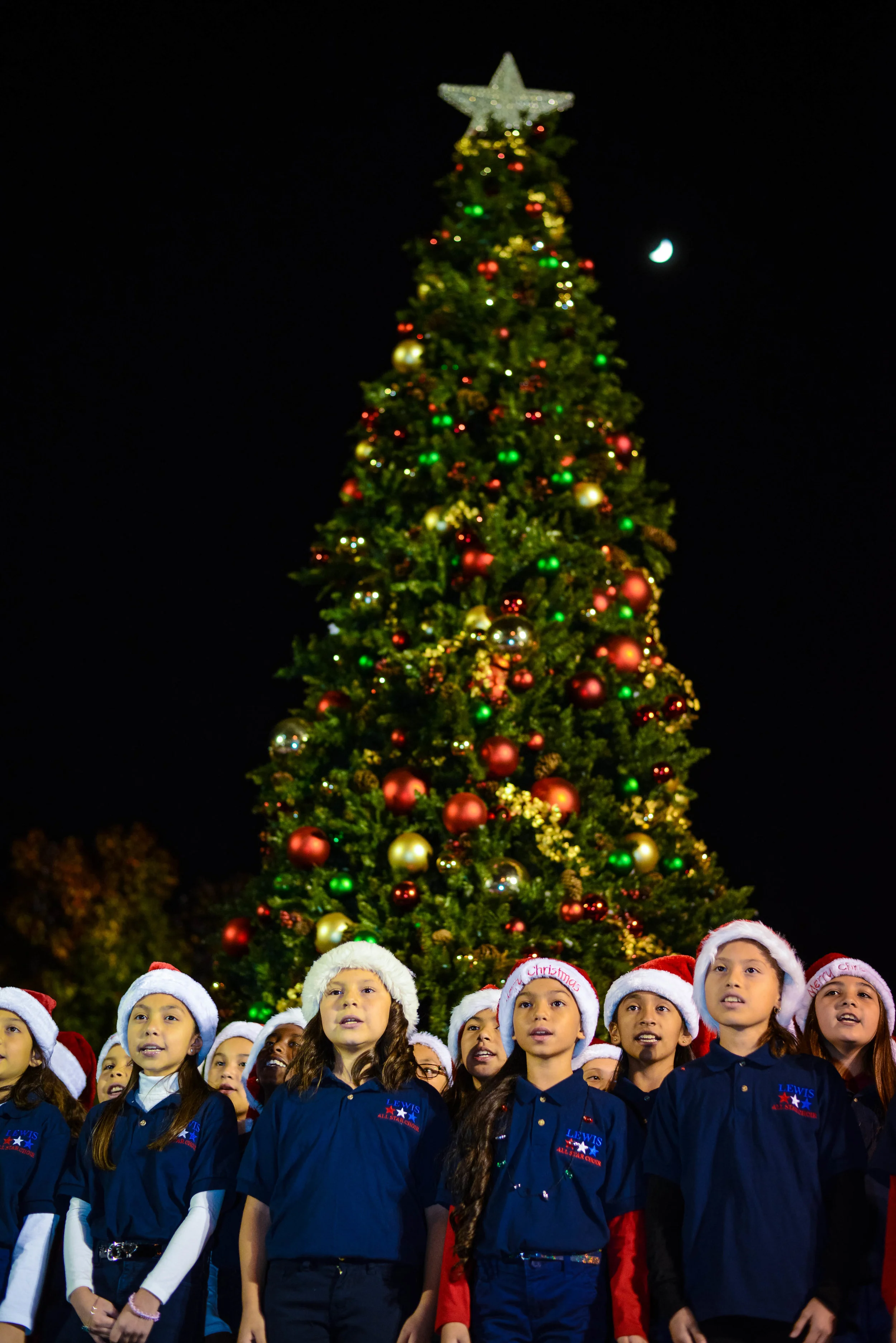 Downey lights its Christmas tree