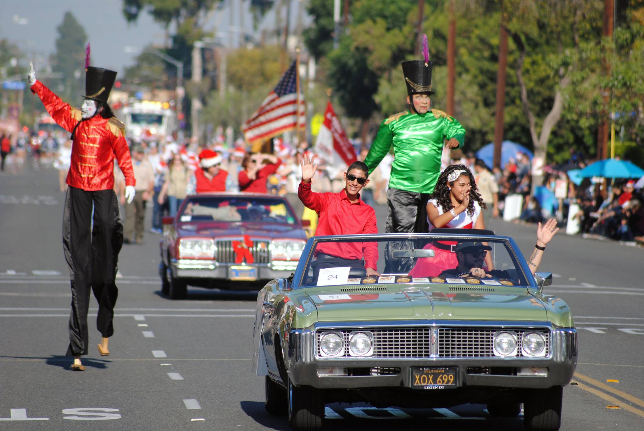 PHOTO GALLERY Downey Christmas Parade — The Downey Patriot