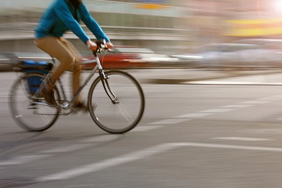 Bicyclists would not be required to stop at intersections under proposed law
