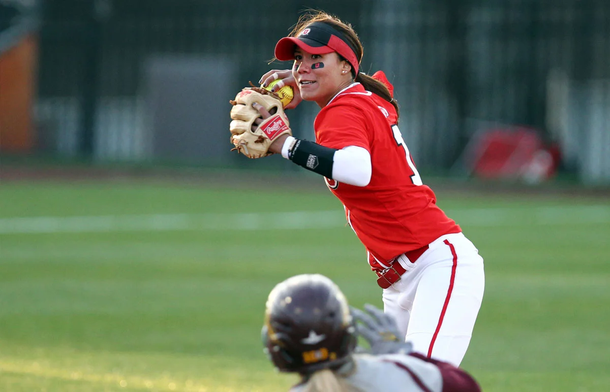Downey's Anissa Urtez signs professional softball contract