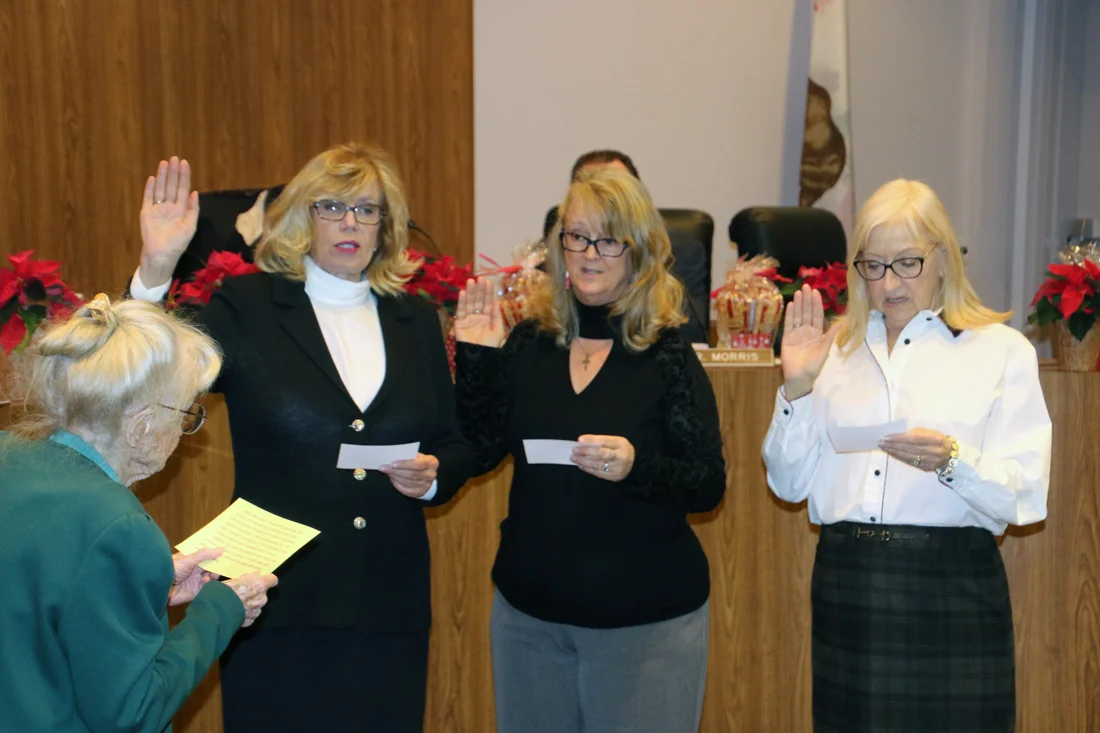 School board members take oath of office