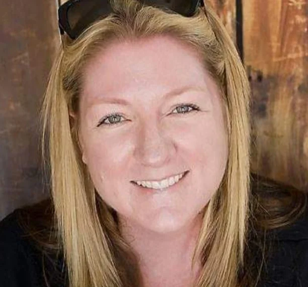 Kelly Perdue Photo.jpg