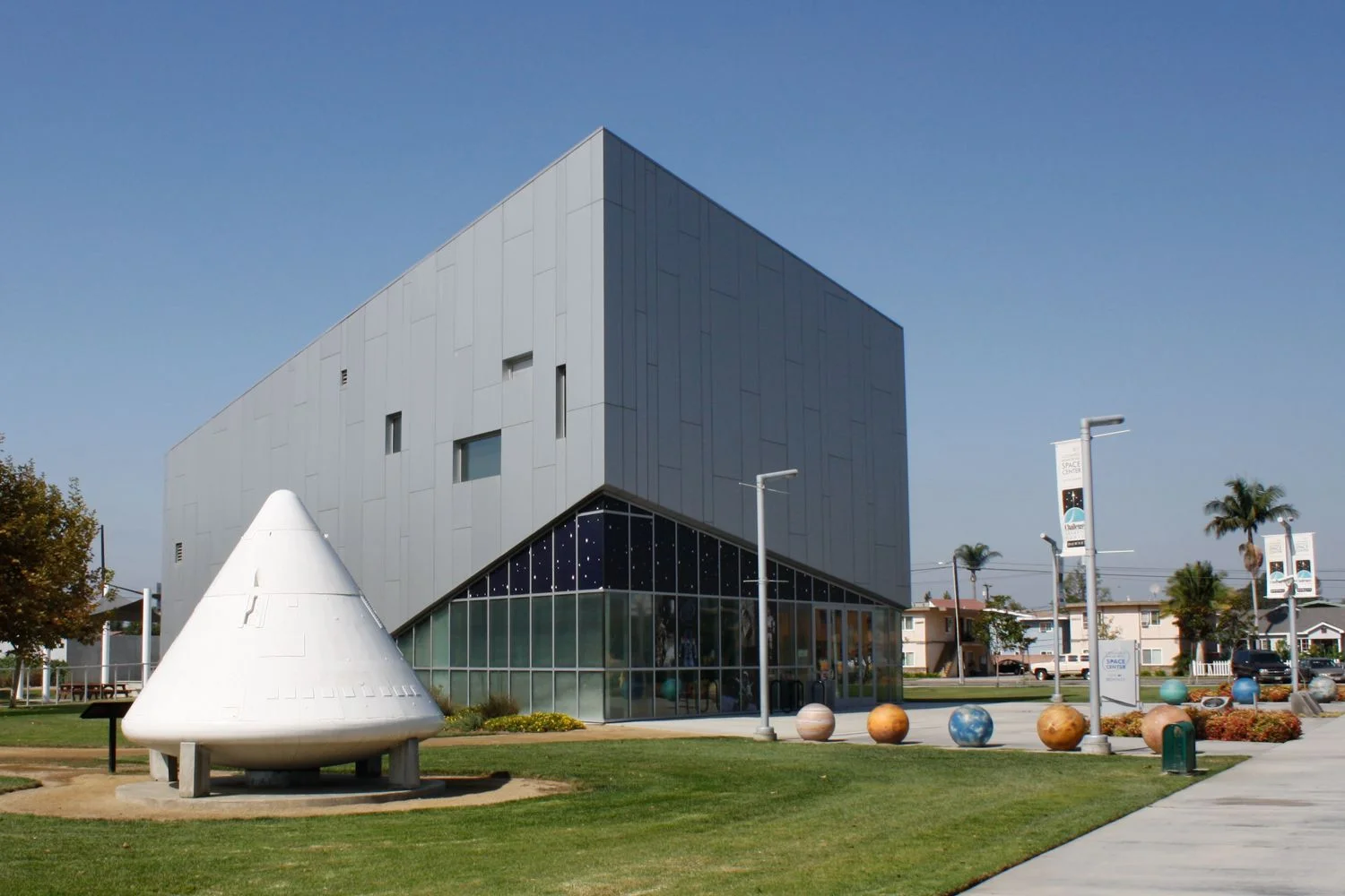 ColumbiaMemorialSpaceCenter_5509lg-58fac3053df78ca159749e06.jpg