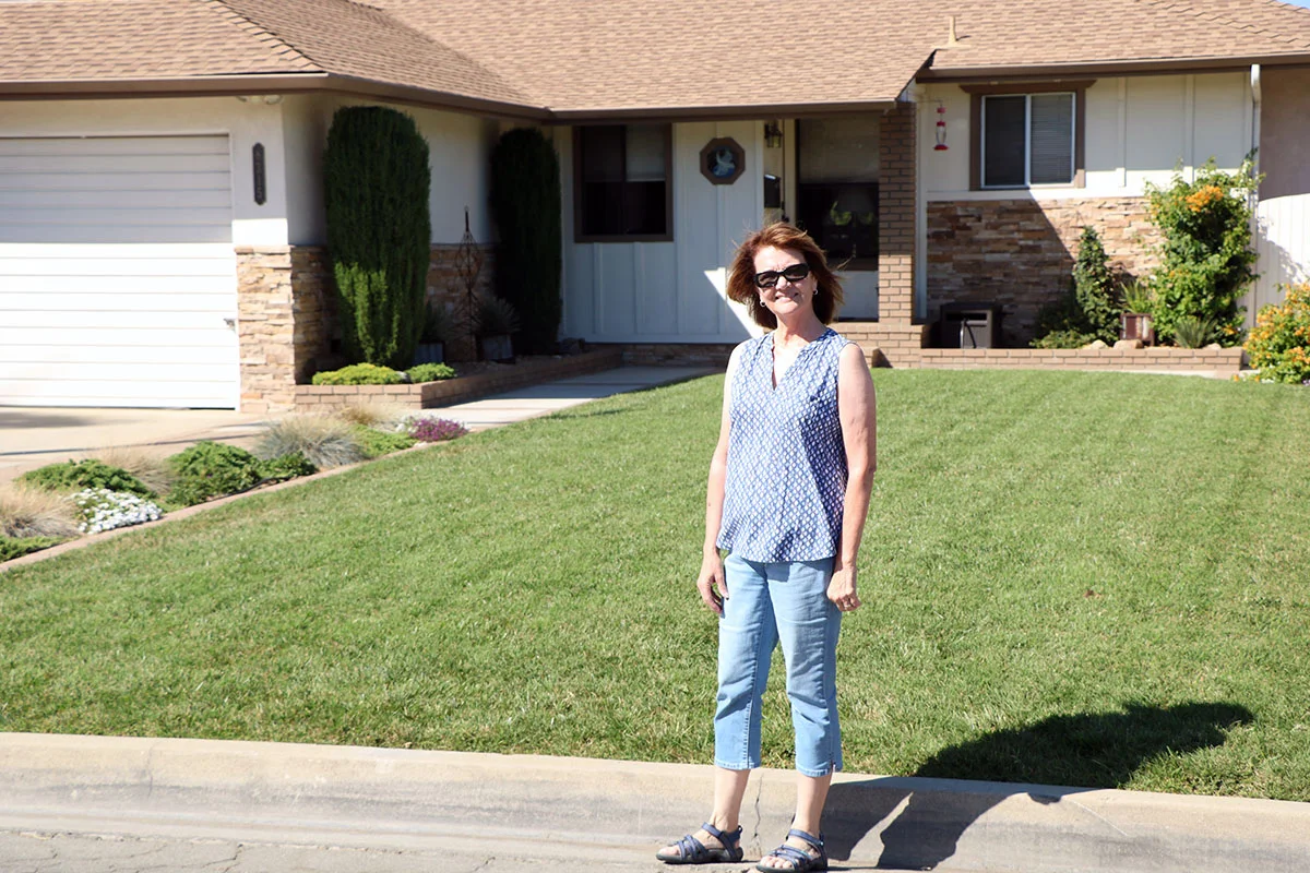 Suzanne Dodd outside her Downey home. Photo by Alex Dominguez
