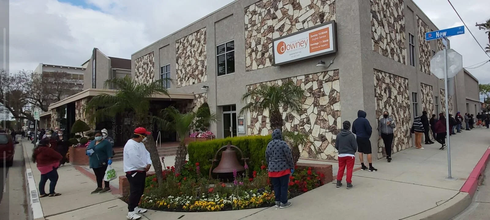 Nearly 2,000 people show up for groceries at Downey food pantry