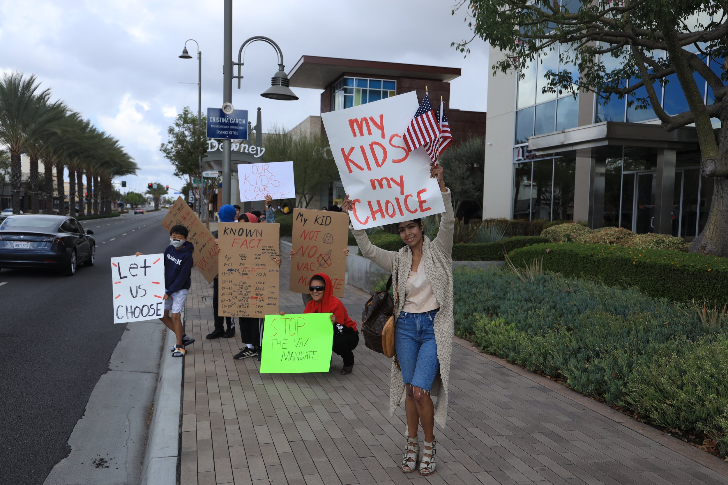 Parents protest student vaccine mandate