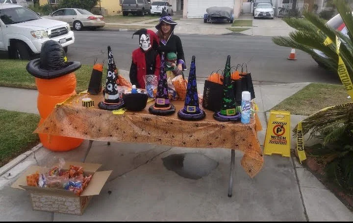 Downey Moms 562 offering trick or treat alternative