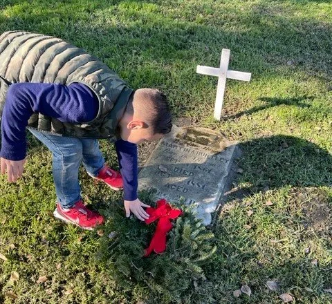 At Downey Cemetery, all 350 veterans receive wreaths in time for Christmas