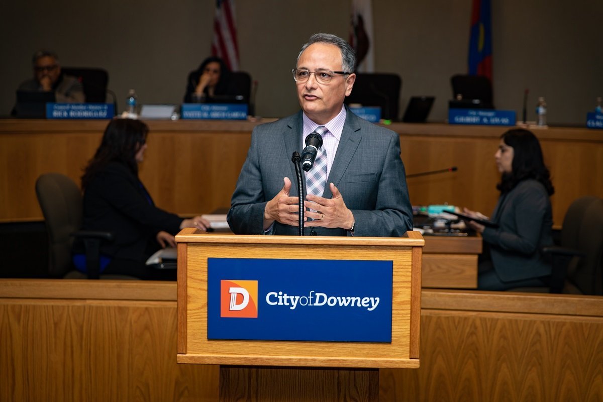 Gilbert Livas, forced out as city manager, could have building named after him