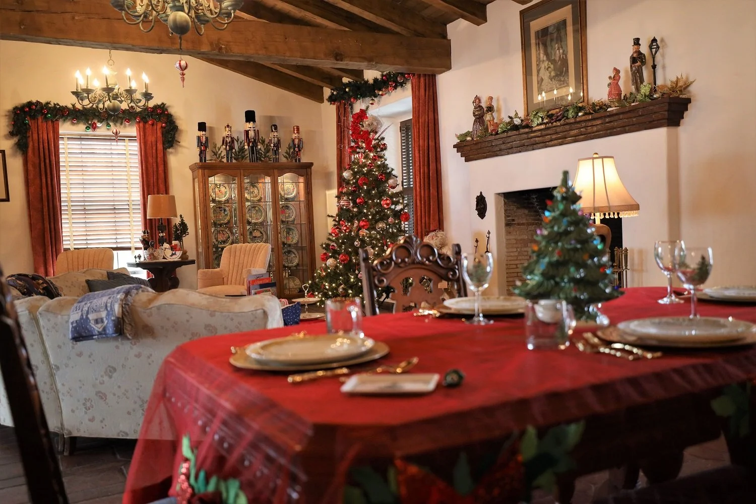 Casa de Parley Johnson gets holiday makeover for tours this weekend 
