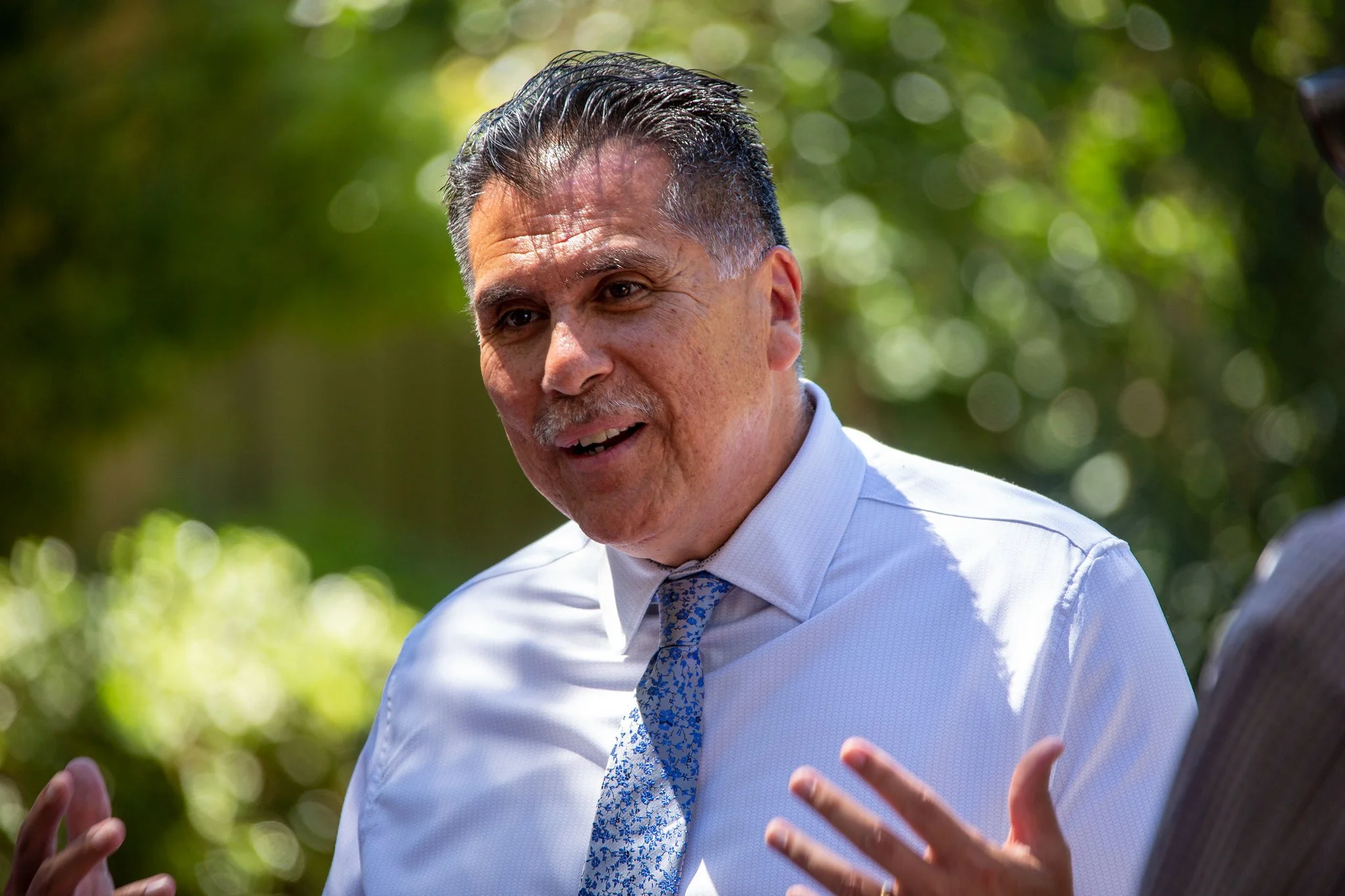 Robert Luna assumes LA County sheriff's duties