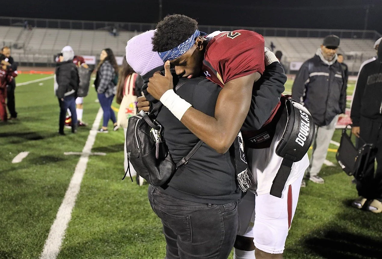 Downey falls, 22-21, to Mater Dei Catholic in first-ever CIF State Regional