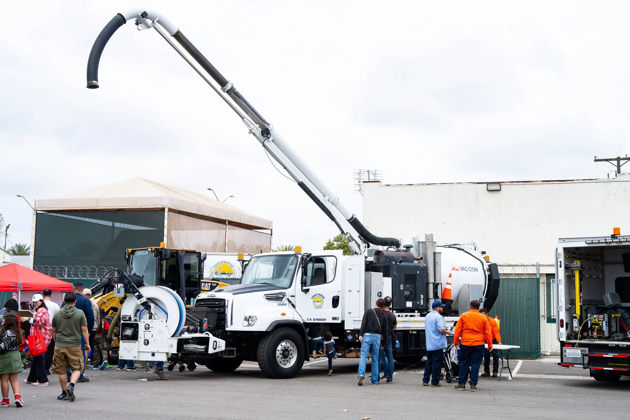 Downey buys $295,751 crane truck for Public Works