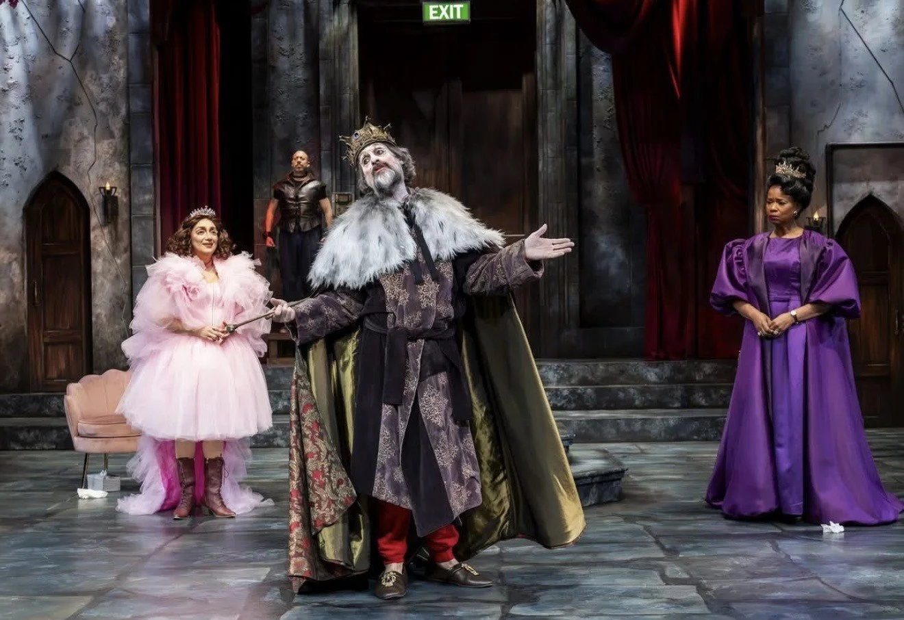A theatrical triumph emerges in ‘Exit the King’