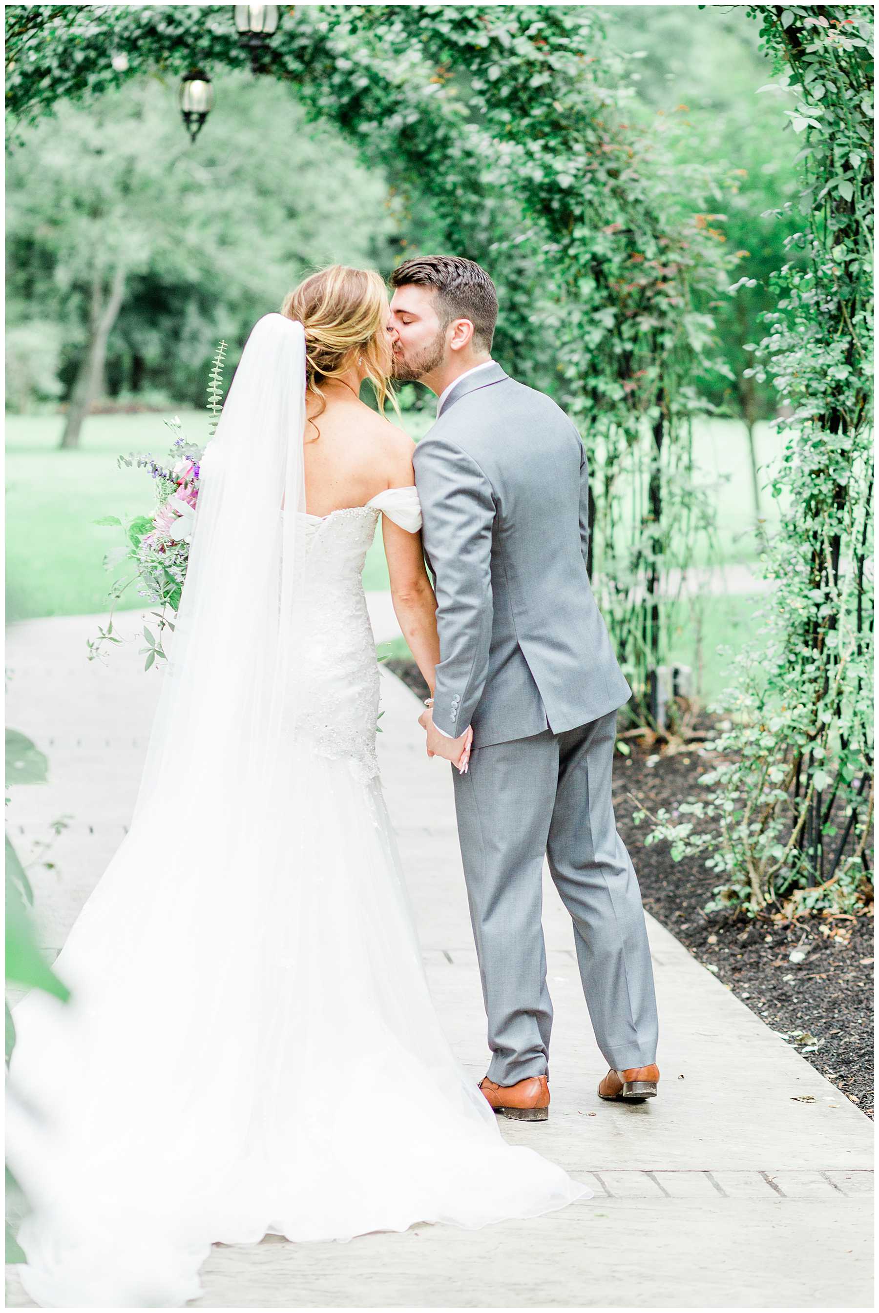 Colorful Light and Airy Wedding | Moonstone Manor 