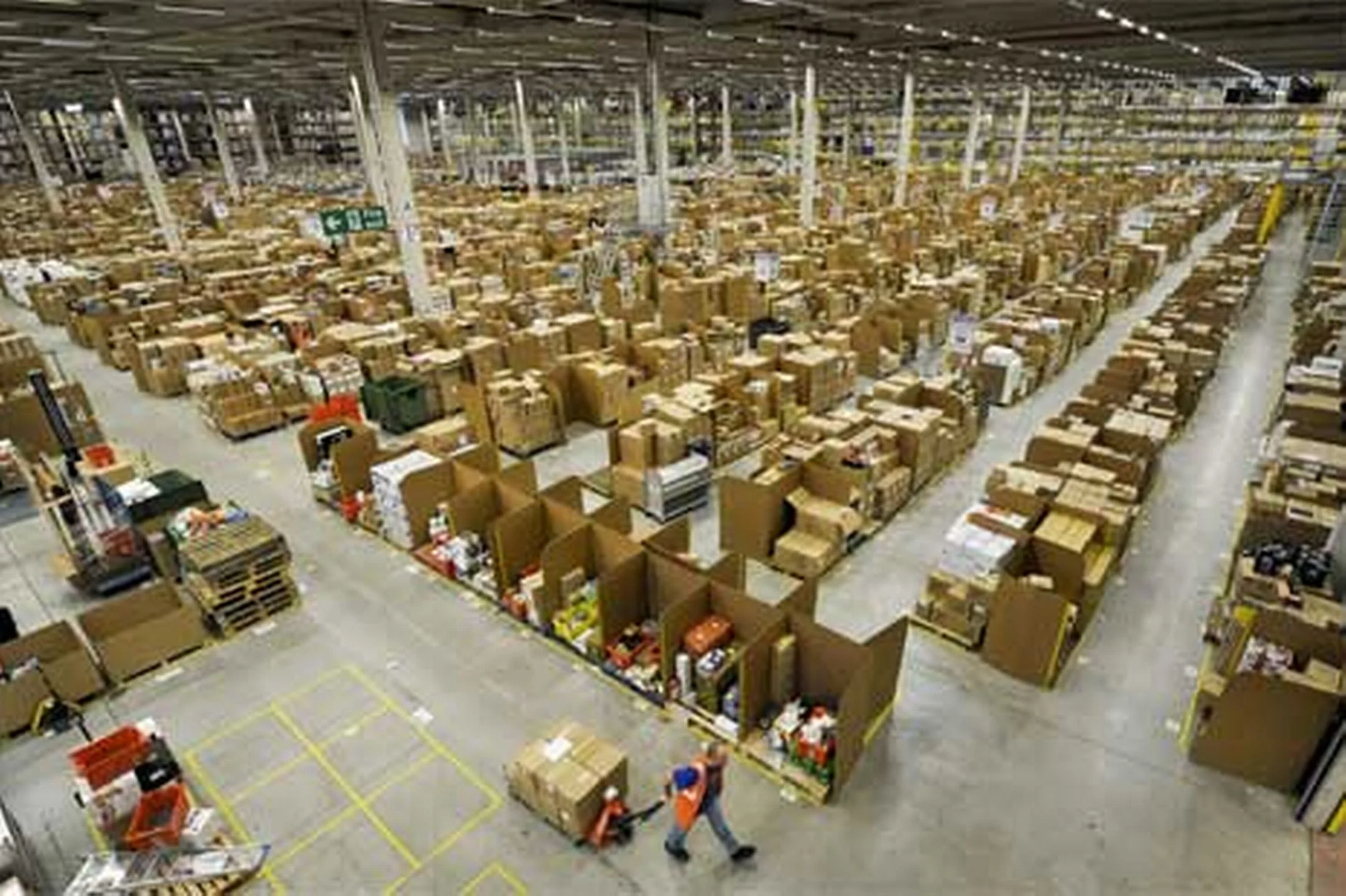 amazon-warehouse-798092329.jpg