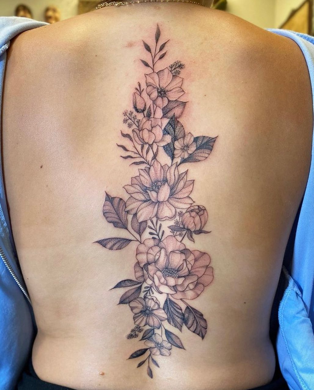 Done by Alley B @alleybangarang #alleybangarang #alleybtattoos #alleybangarangtattoos #red5va
&bull;
To book with Alley, call the studio for consult times, and information.
