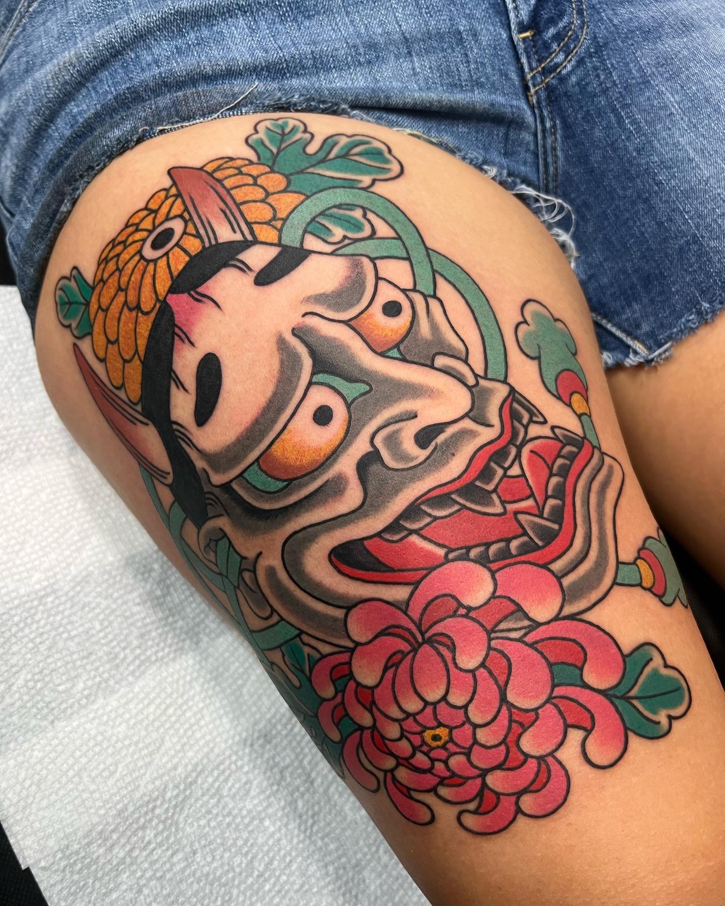 Done by Chris Stoll @stoll_tattoos #stoll #stolltattoos #chrisstoll #chrisstolltattoos #red5va
&bull;
To book with Stoll, call the studio for consult times, and information.