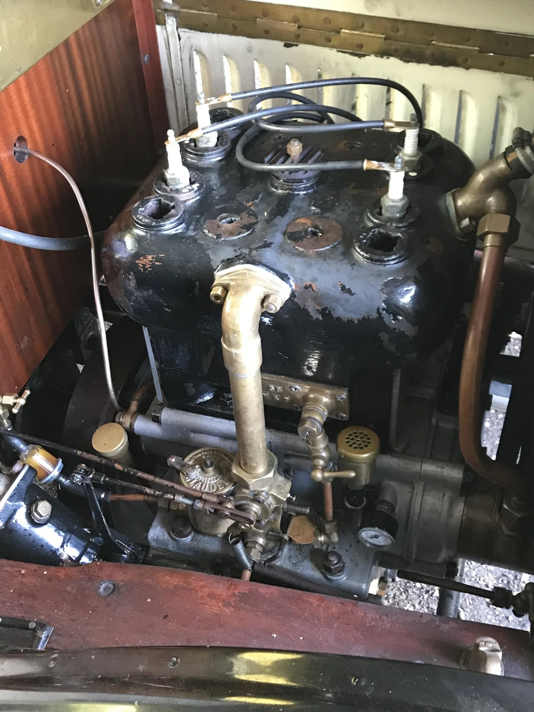 Peugeot V4 engine