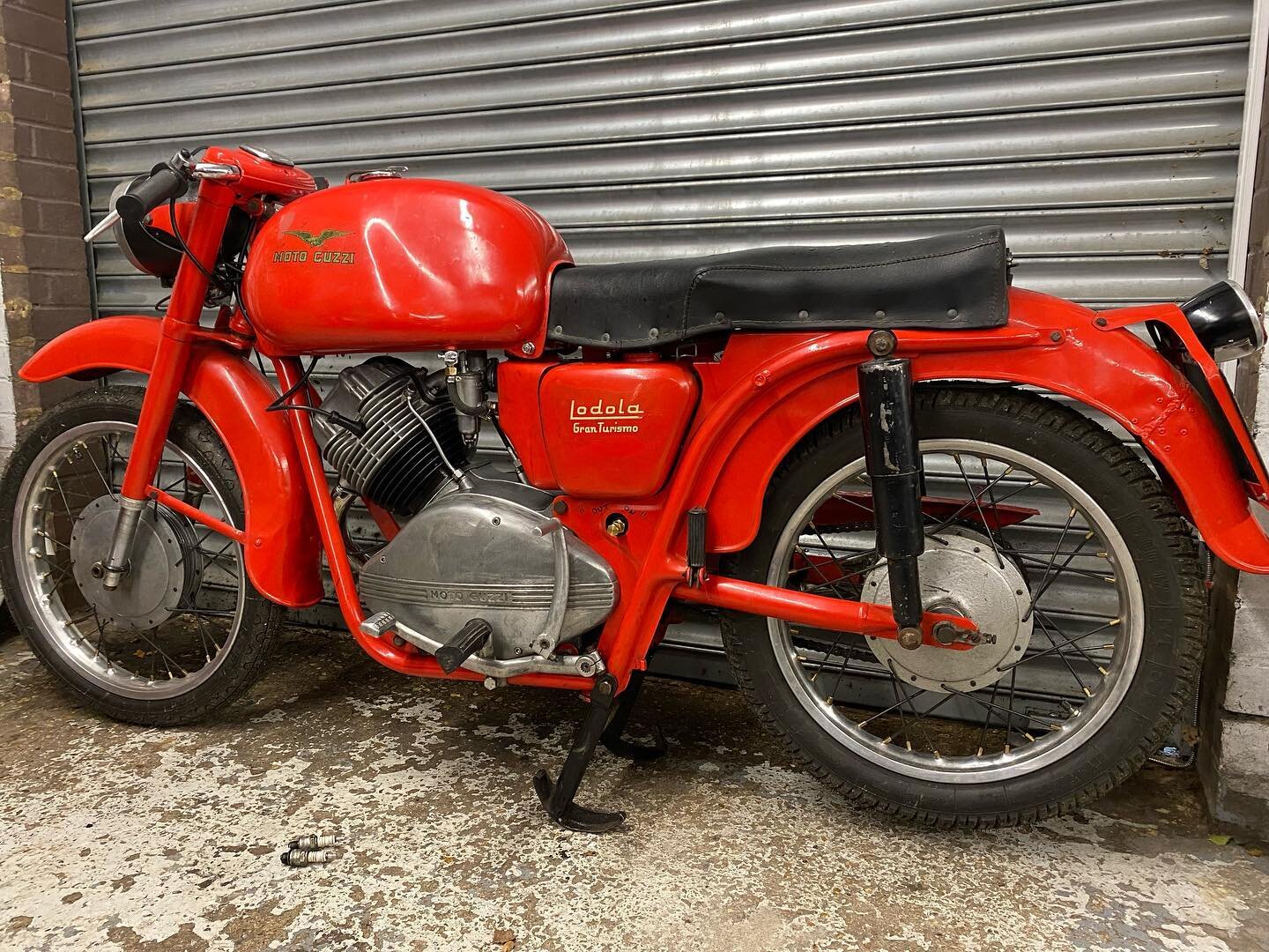 This beautiful Moto Guzzi Ladola GT is leaving us this week after a little engine work and fettling. A wonderful looking motorcycle, a real head turner and nice to have some good Italian styling in the workshop!! #motoguzzi #motoguzziladola #reditali