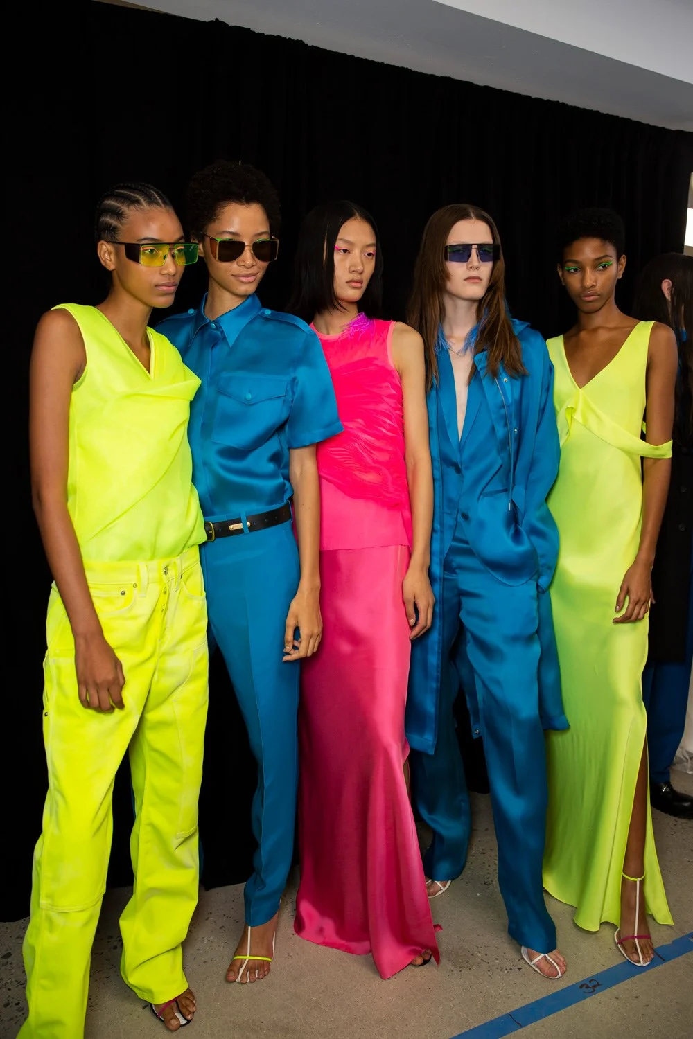 New vibrant color yet a retention of minimalism at Helmut Lang SS20 (Photo: theimpression.com)