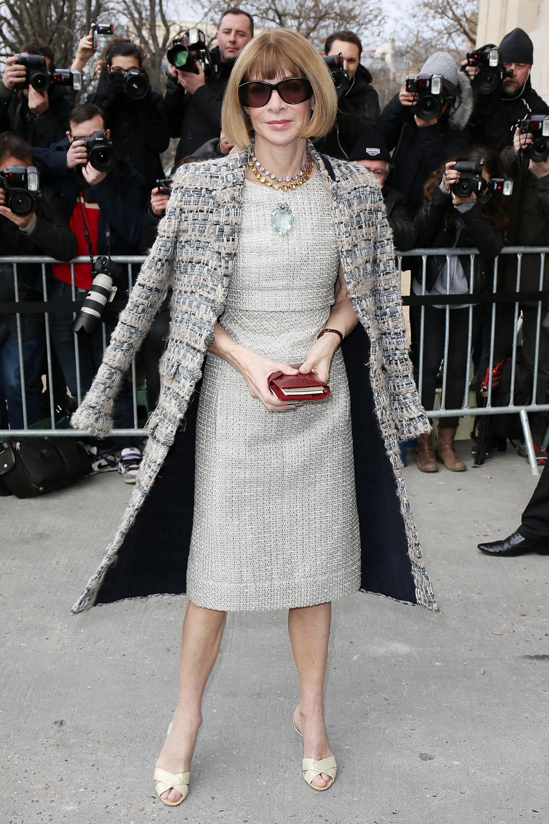 Decoding Anna Wintour S Signatures The Psychology Of Fashion
