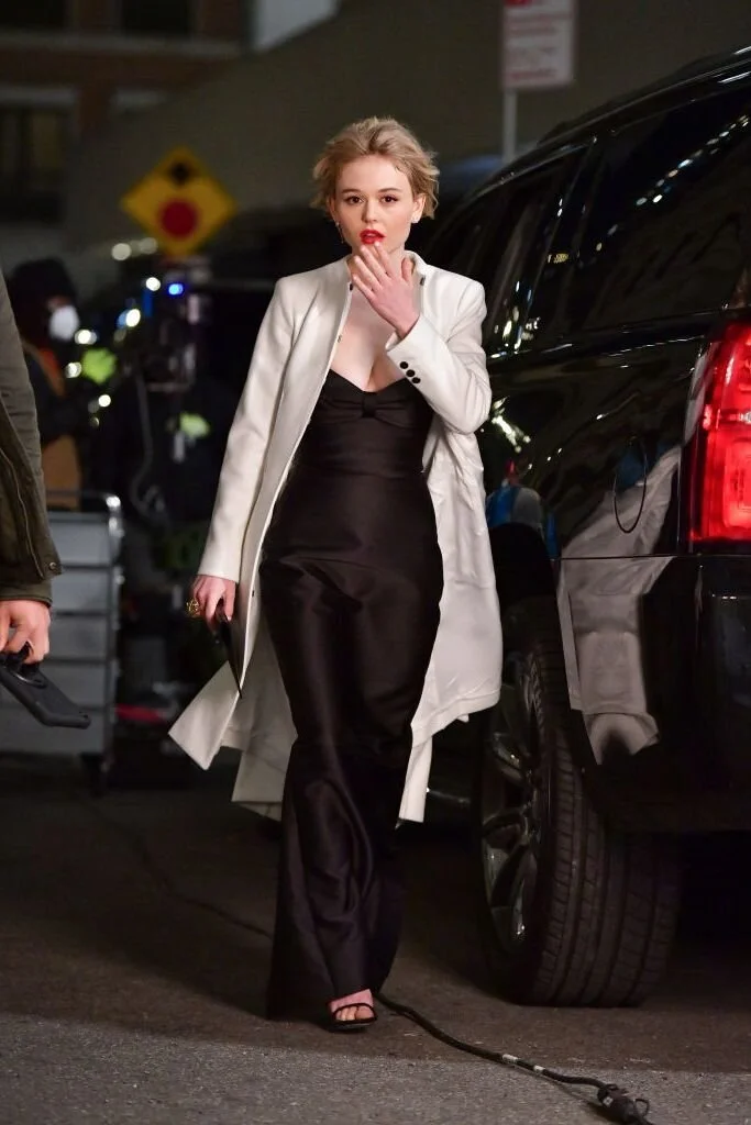 Analyzing The Style Of The Gossip Girl Reboot The Psychology Of Fashion