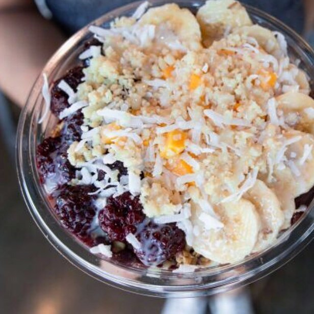 Got a&ccedil;ai? Order one of our delicious fruit bowls today! 😋
#northshorepoke 🐟