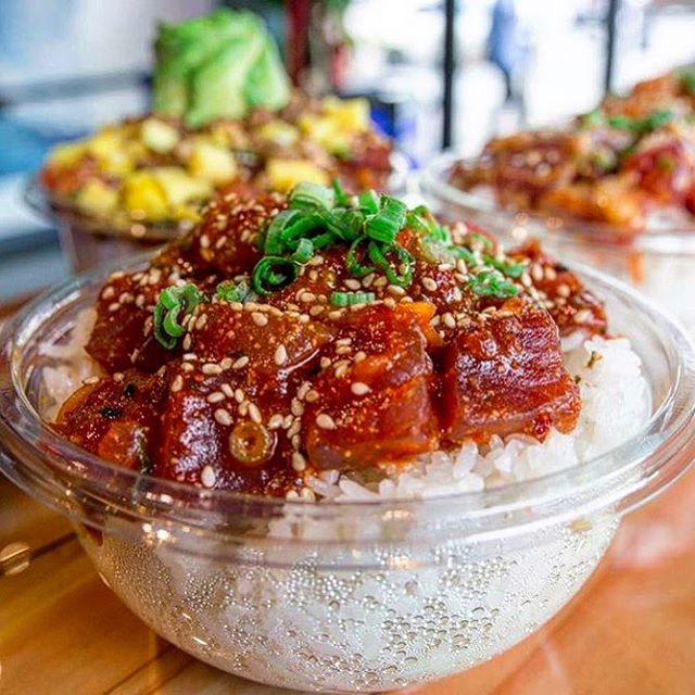 It's the last weekend of 2017! End the year with some authentic, Hawaiian style pok&eacute; from us! 😋🙌🏼
#northshorepoke 🐟