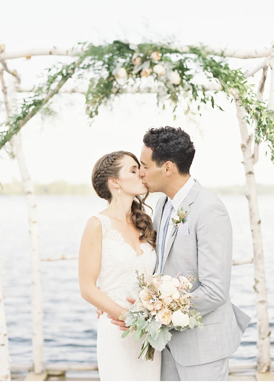 Vale-and-Vine-Canadian-Wedding-Blog
