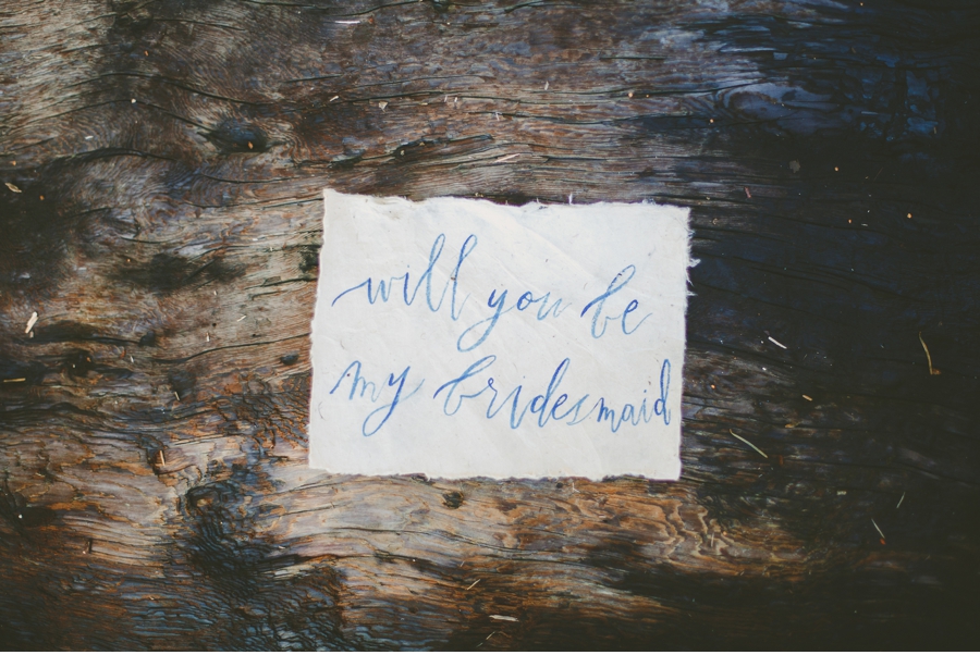 Bridesmaid-message-in-a-bottle