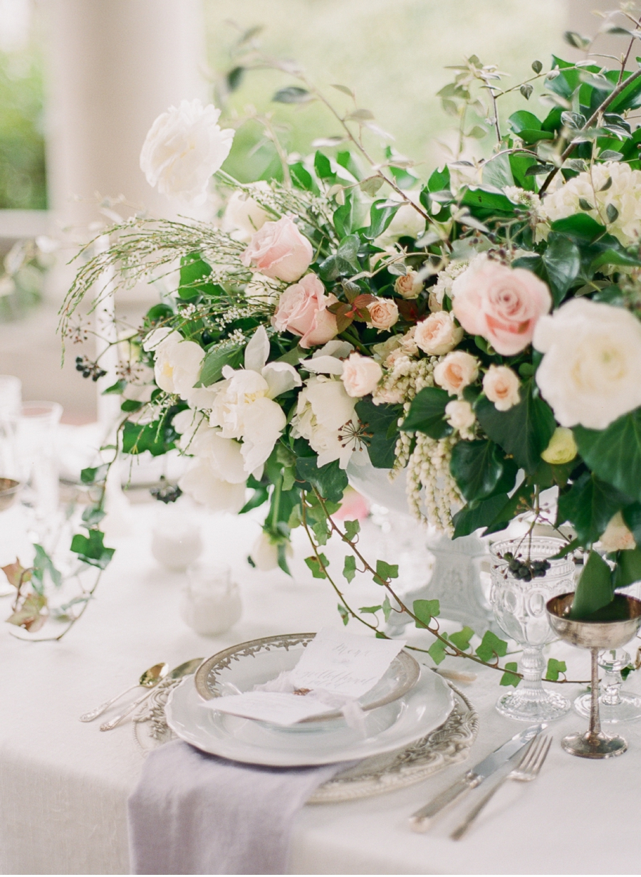 Organic-Floral-Arrangement-for-Spring