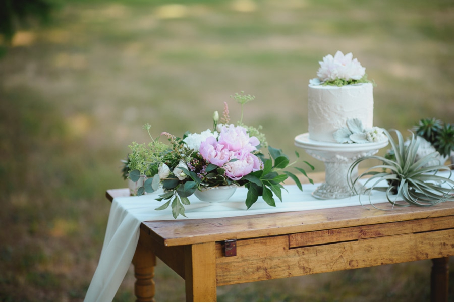Quadra-Island-Styled-Shoot