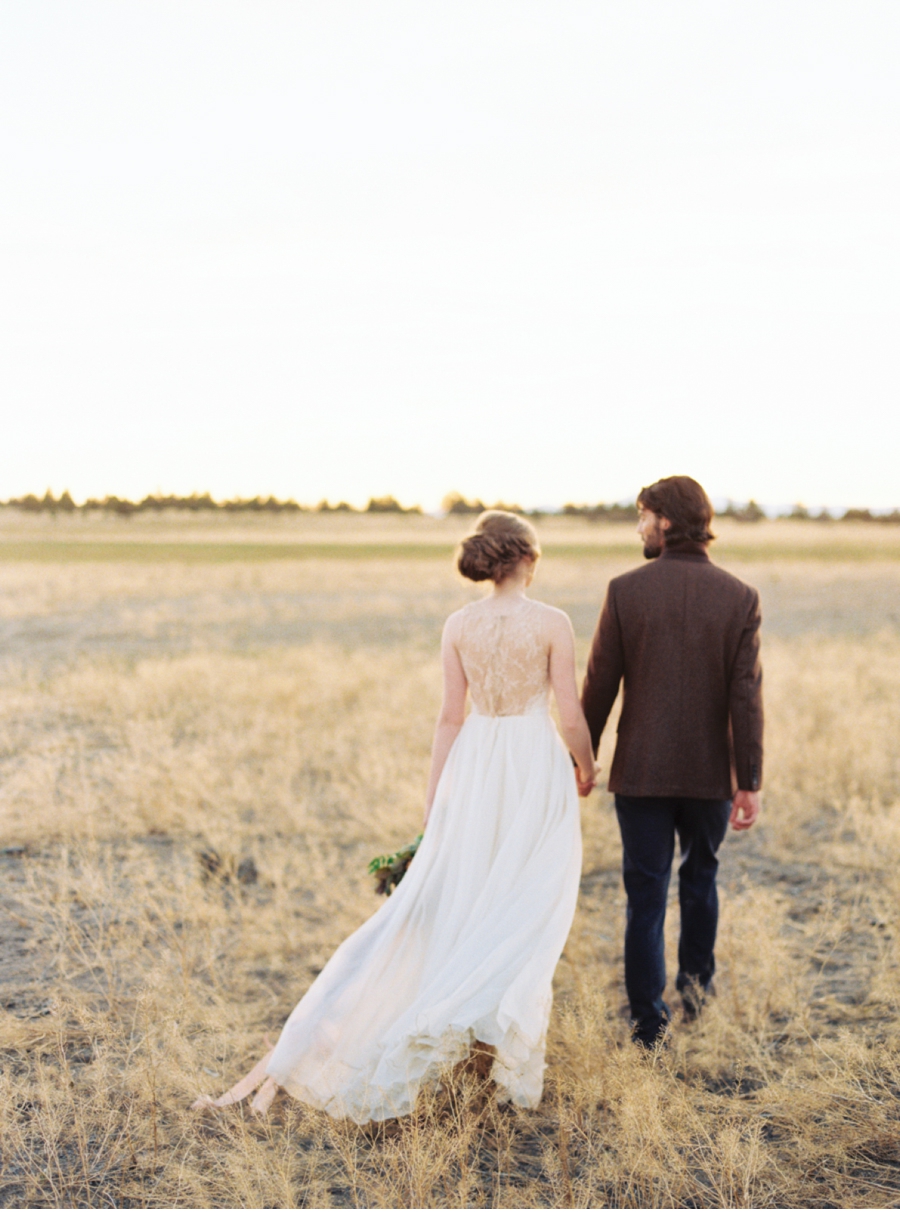 Bride-and-Groom-at-Sunset