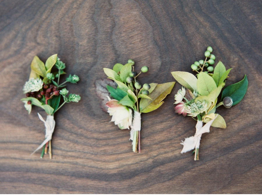 Earth-Inspired-Wedding-Boutonnieres