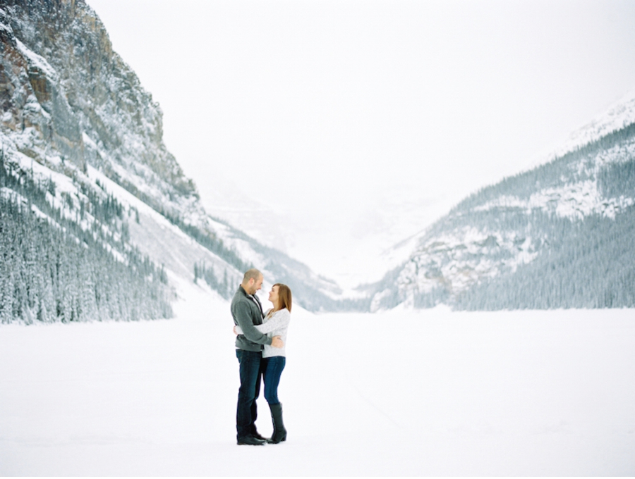 Lake-Louise-Winter-Engagement-Inspiration
